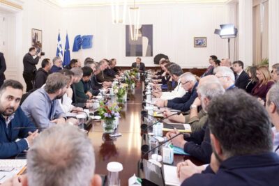 Ολοκληρώθηκε η συνάντηση του Πρωθυπουργού με εκπροσώπους των αγροτικών μπλόκων